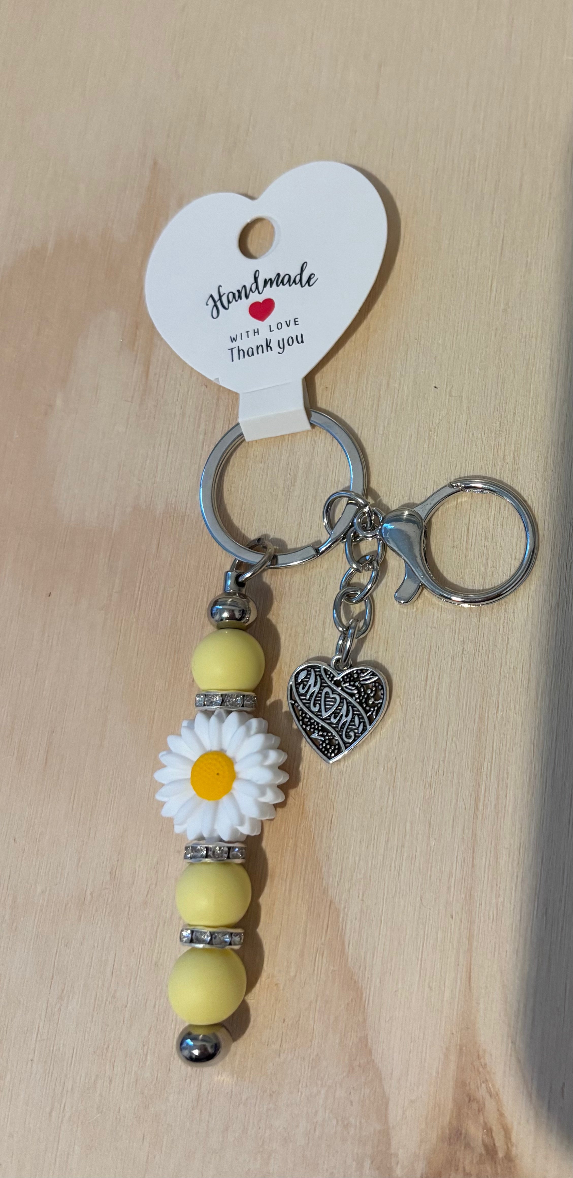 Mom Charm Keychain w/ White Daisy